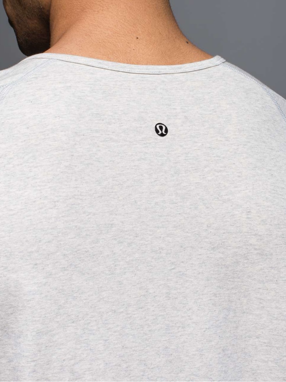 Lululemon Men’s V-Neck Long Sleeve Shirt Heathered Gray Size Medium Medium M